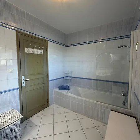 Villa La Pinède Bleue *